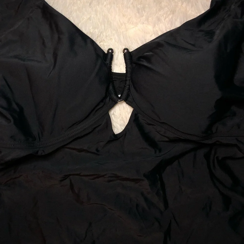 VENUS Black Swimsuit with Puffy Sleeves and Sweetheart Neckline size 16🖤